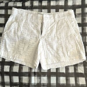 OLD NAVY SHORTS SIZE 0 NEVER WORN